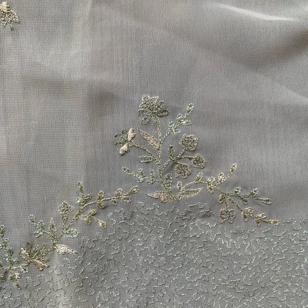 Elegant Beige Embroidered scarf